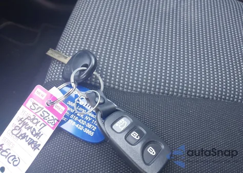 2017 Hyundai Elantra Gt z USA, uszkodzony, nr VIN KMHD35LHXHU364014